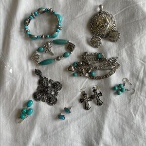 Western And Cowgirl Silver and Turquoise Colored Jewelry Set. Nice Variety.